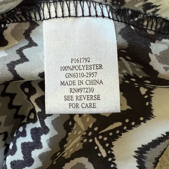 Almost Famous Black Geometric Print Belted Tribal Boho‎ Blouse Sz. XL Juniors - Picture 13 of 14